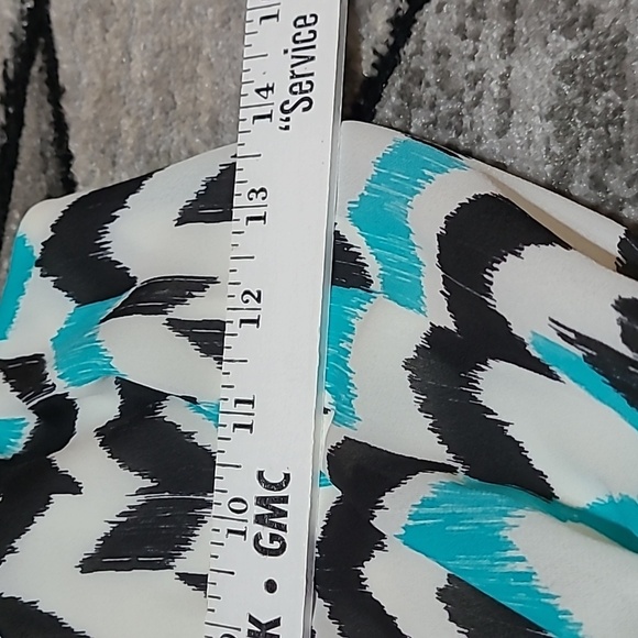 RUE 21 SLEEVELESS CHEVRON PRINT CASUAL DRESS - Picture 6 of 10